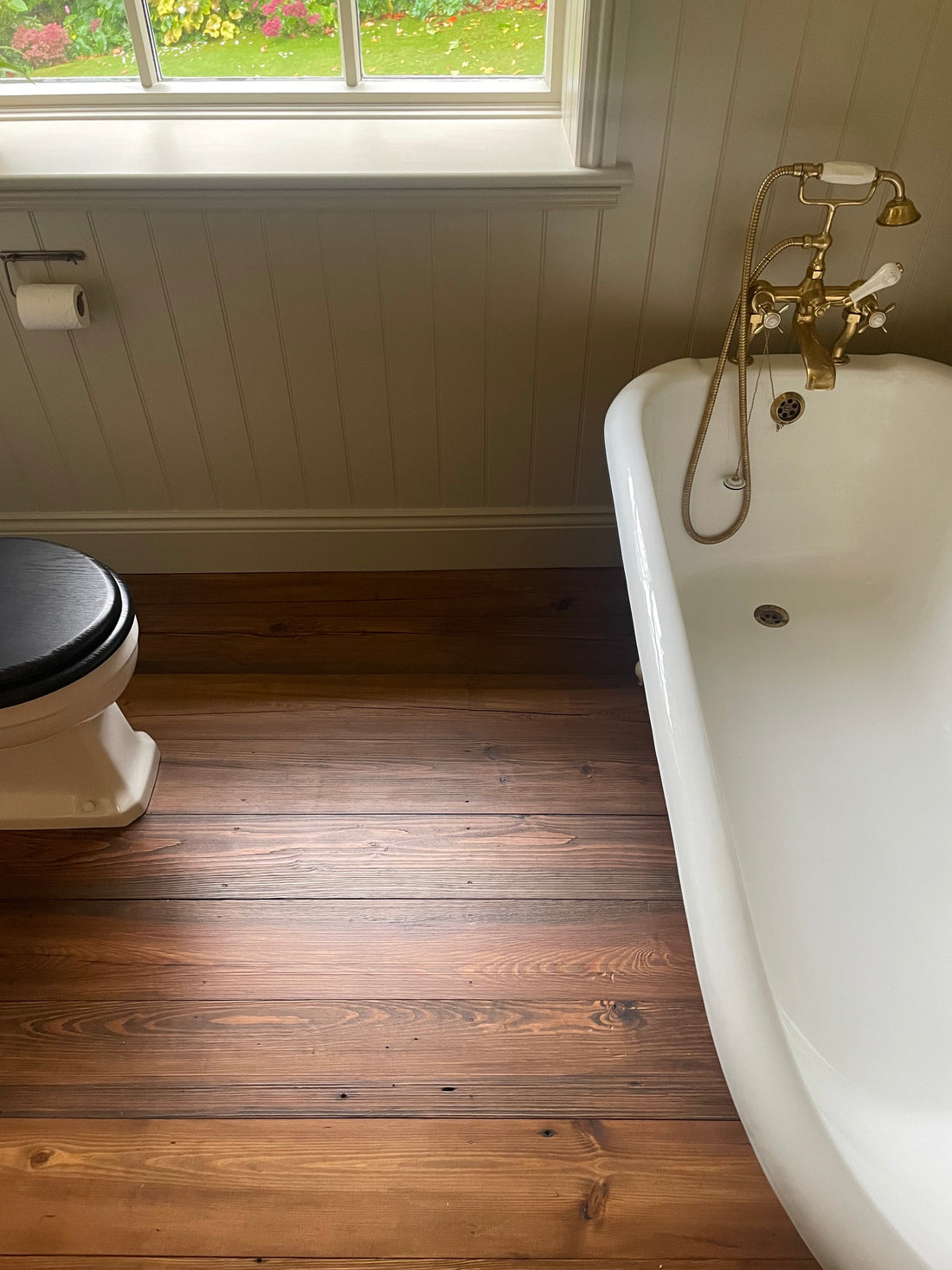 How to Maintain Reclaimed Pine Floorboards